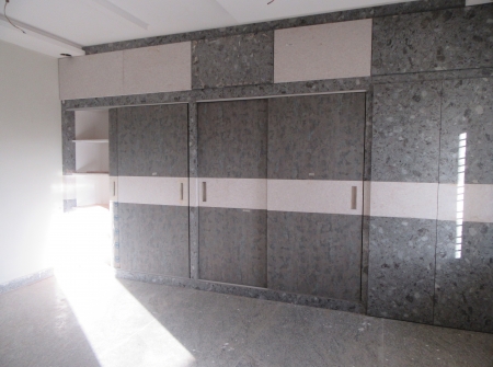 7) Li Id : 157 - Master Bedroom.JPG